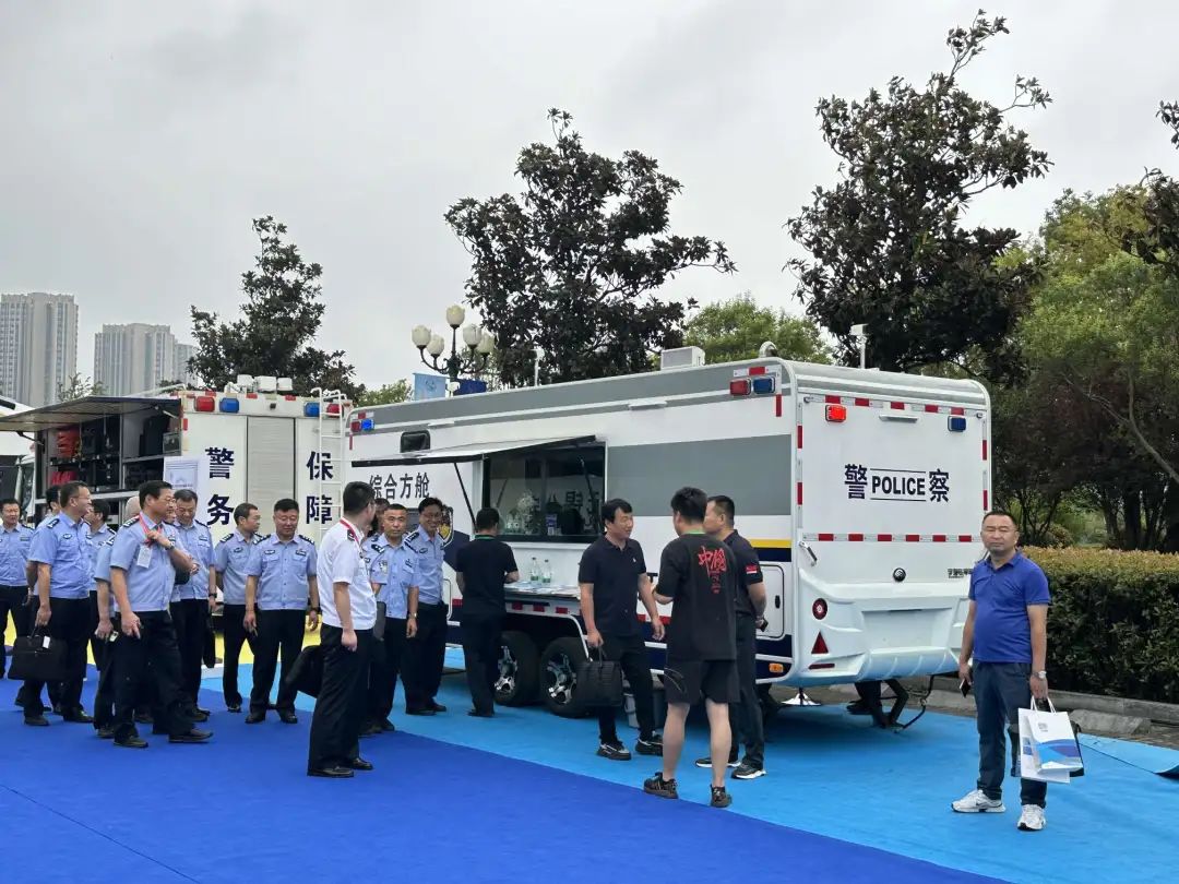 赢多多专用车亮相全球公共安全合作论坛（连云港），为全球普遍安全建设贡献力量