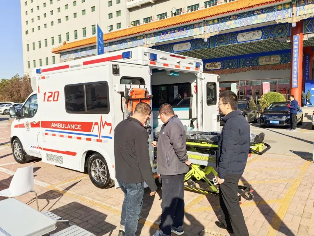 赢多多方舱救护车亮相第四届中国急救大会，匠心为生命护航